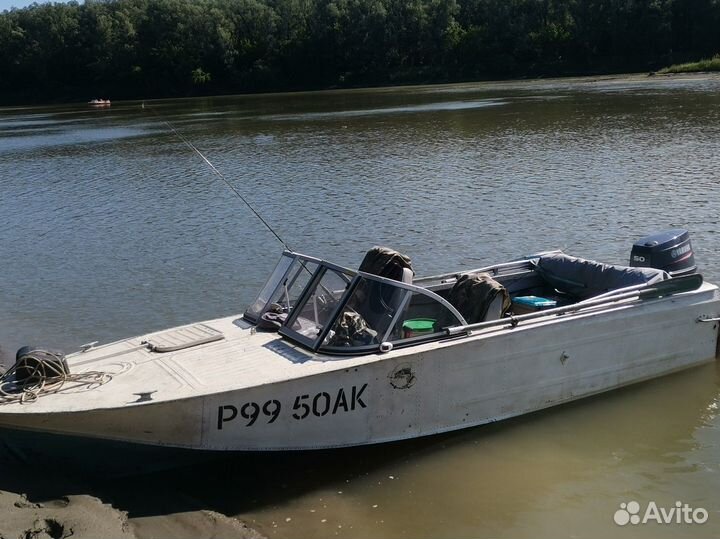 Продам лодку Казанка 2м