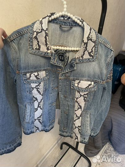 Джинсовая куртка