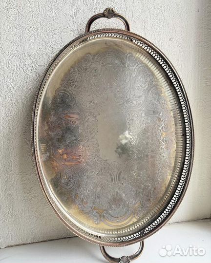 Большие подносы, Англия