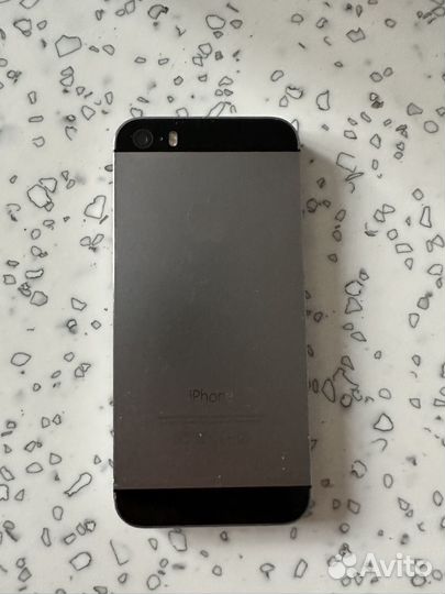 Телефон iPhone 5s