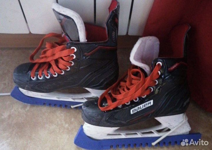 Коньки хоккейные