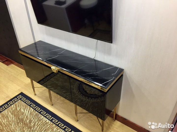 Консоль Versace