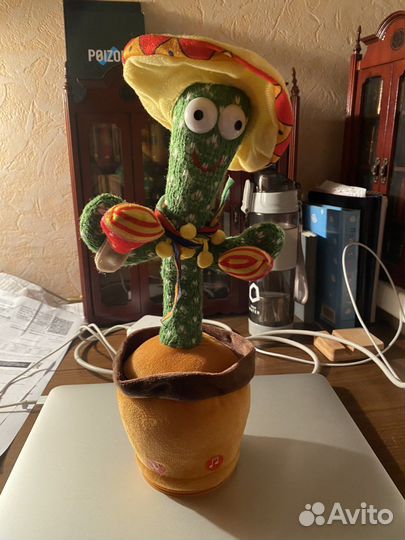 Танцующий кактус с зарядкой