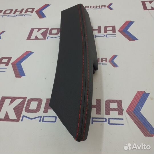 Накладка подлокотника передней левой двери кожа,кр