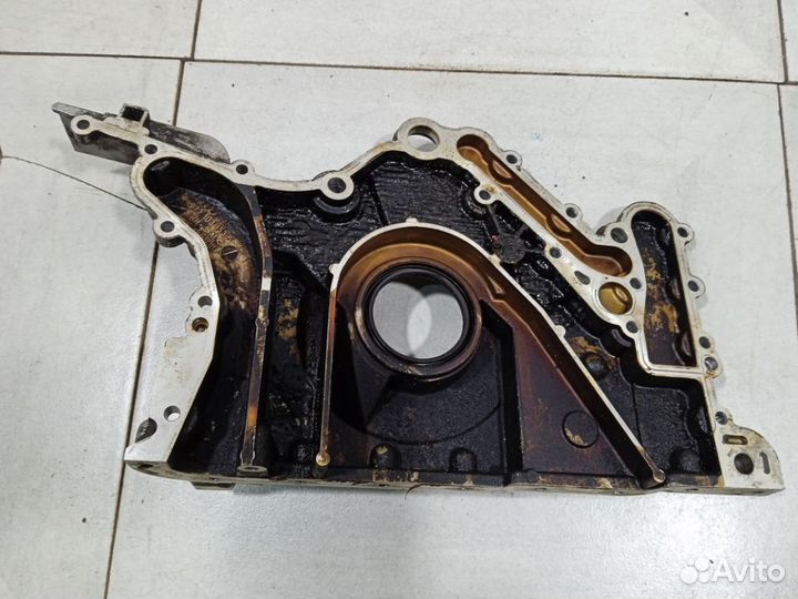 Крышка двигателя передняя