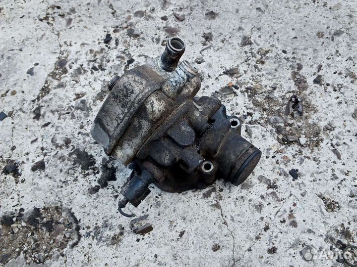 Корпус масляного фильтра VW Golf 4