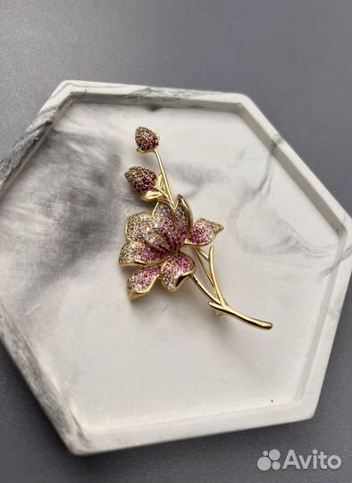 Брошь Цветок