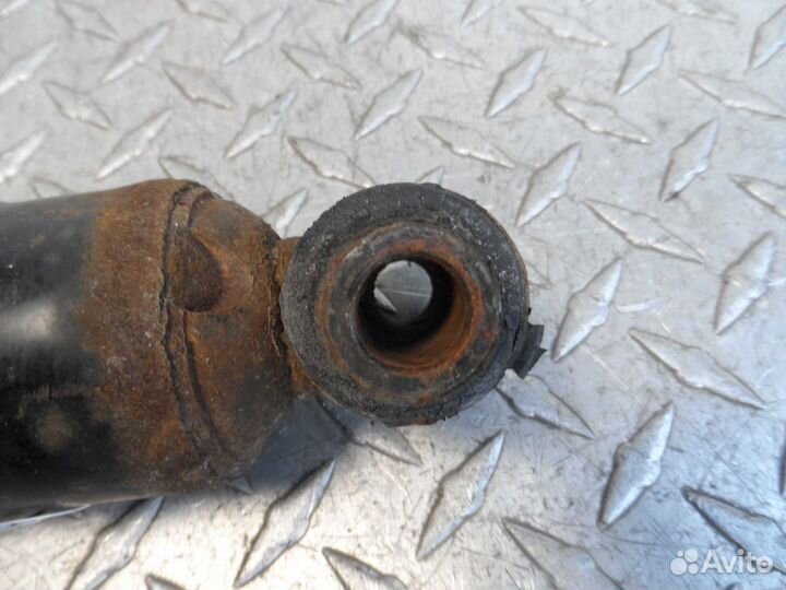 Амортизатор задний L Chevrolet Trailblazer GMT360