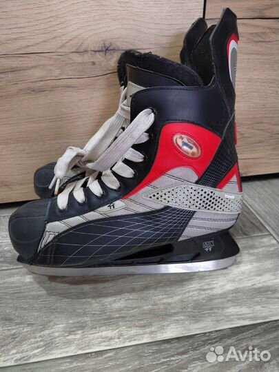 Коньки хоккейные