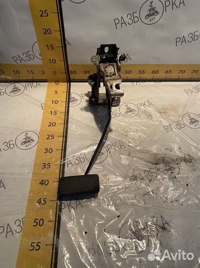 Педаль тормоза Mazda Familia BJ