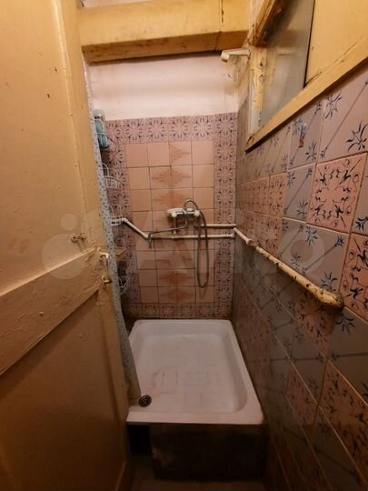 Комната 13 м² в 6-к., 3/3 эт.