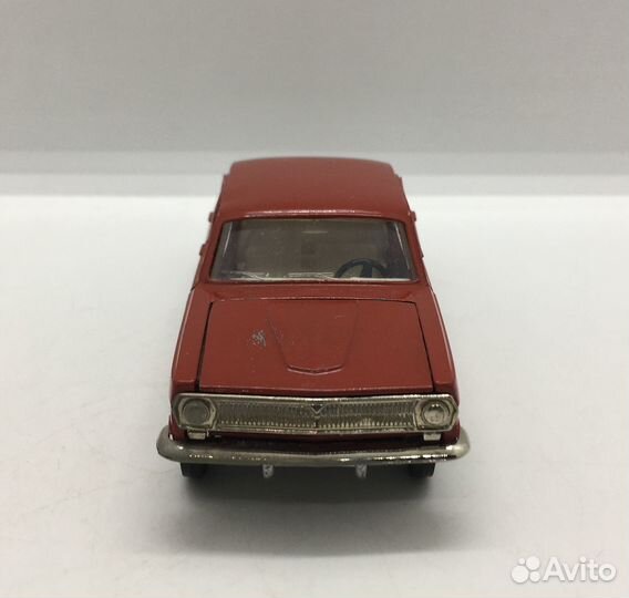 Волга газ 24 красная. СССР. В коробке. Модель 1:43