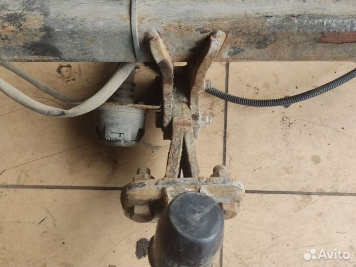 Фаркоп Renault duster