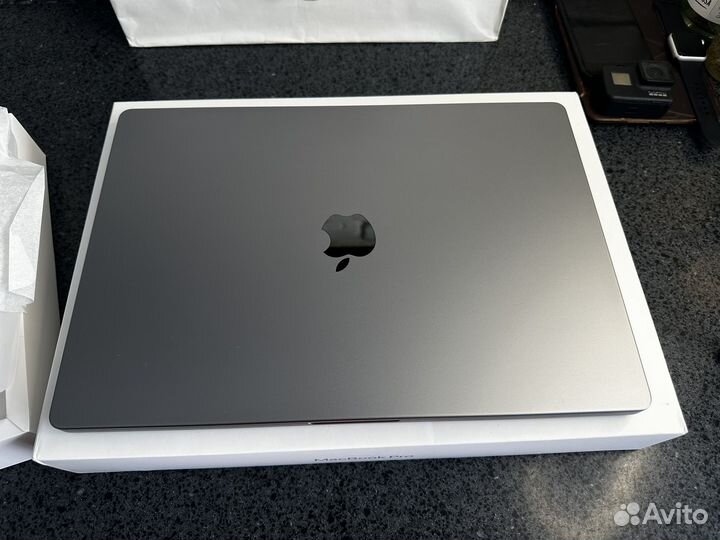 MacBook Pro 16 2023 М2 Pro/16GB/1Tb/Новье