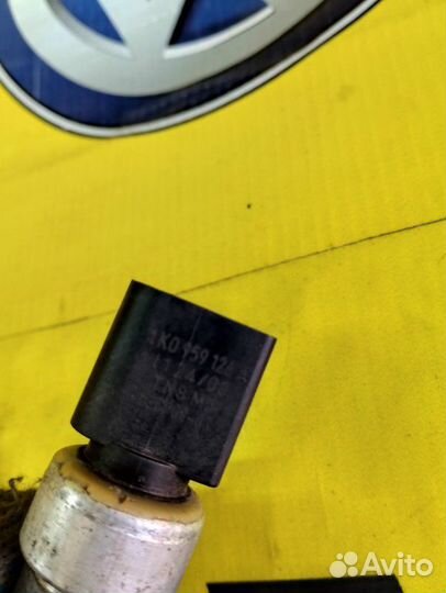 Датчик давления кондиционера Skoda Octavia 1Z3 1.6