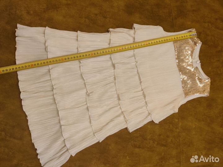 Нарядное платье для девочки 130-140