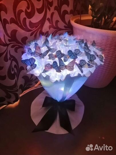 Букет из бабочек светящиеся
