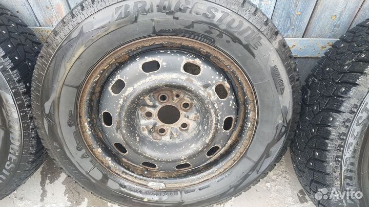 Bridgestone Blizzak Spike-02 195/65 R15 91
