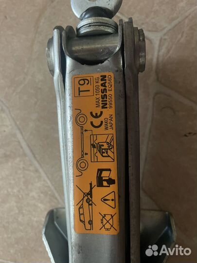 Домкрат оригинальный Nissan X-trail