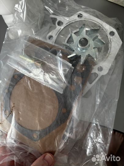 Водяная помпа Duster 1.6 4wd