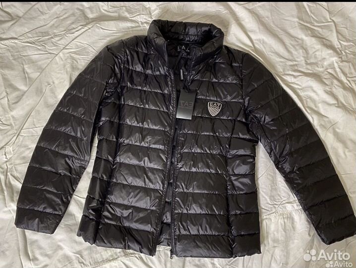 Пуховик на внсну Armani