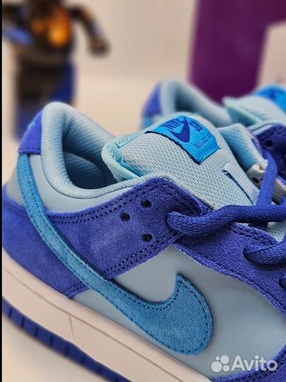 Nike SB Dunk Low Blue Raspberry