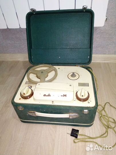 Катушечный магнитофон 