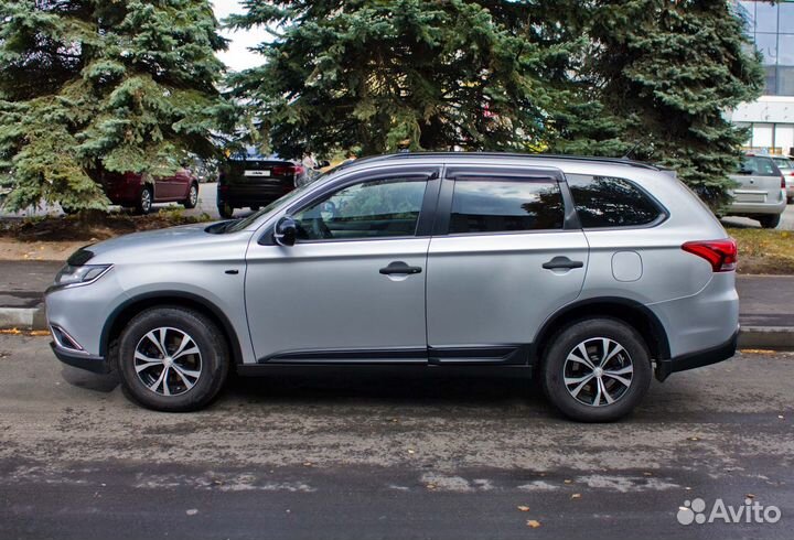 Mitsubishi Outlander 2.0 CVT, 2015, 130 000 км
