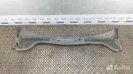 Накладка декоративная (жабо, дождевик) skoda octav