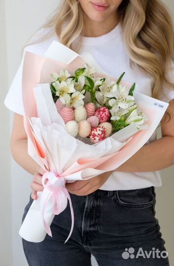 Клубника в шоколаде букеты