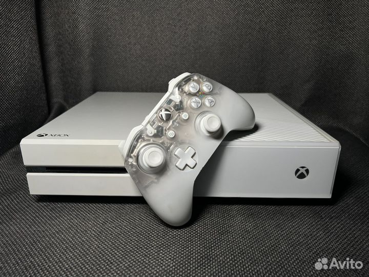 Xbox One Белый + 377 Игр