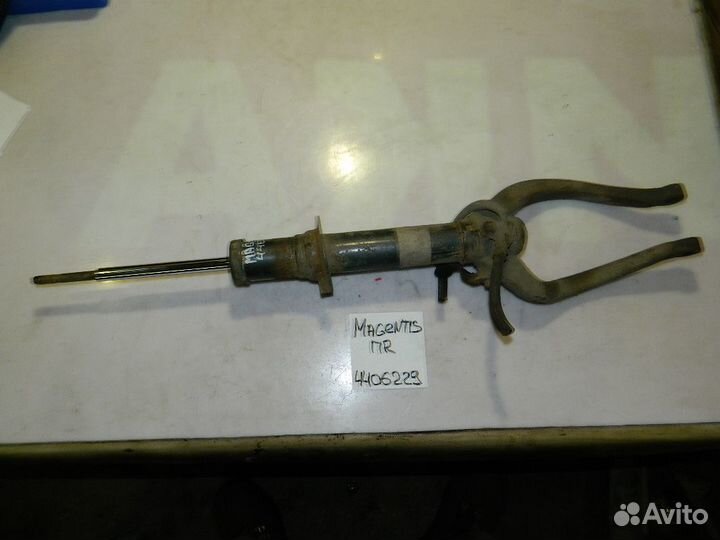 Амортизатор передний на Kia Magentis I рестайлинг