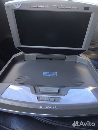 Монитор в автомобиль на потолок