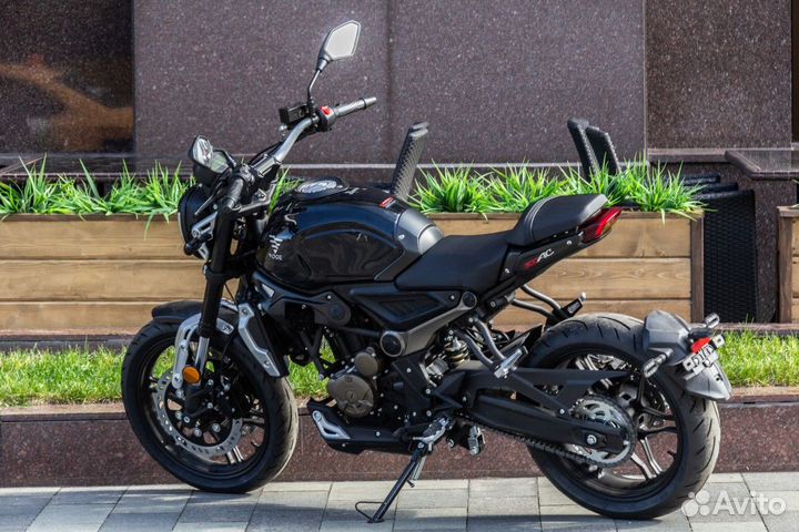 Мотоцикл voge 300ac