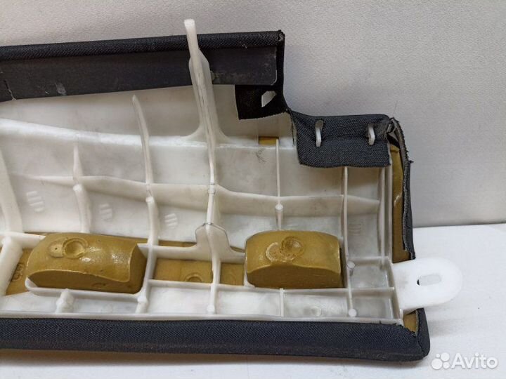 Спинка сиденья задняя левая Toyota Avensis ZZT251