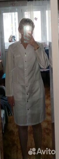 Белый медицинский халат