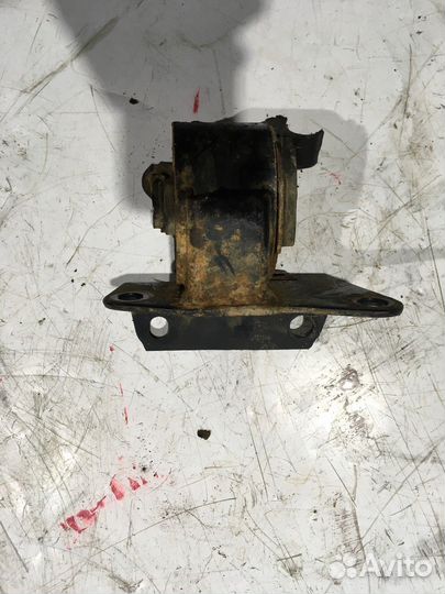 Опора двигателя (Toyota Corolla)