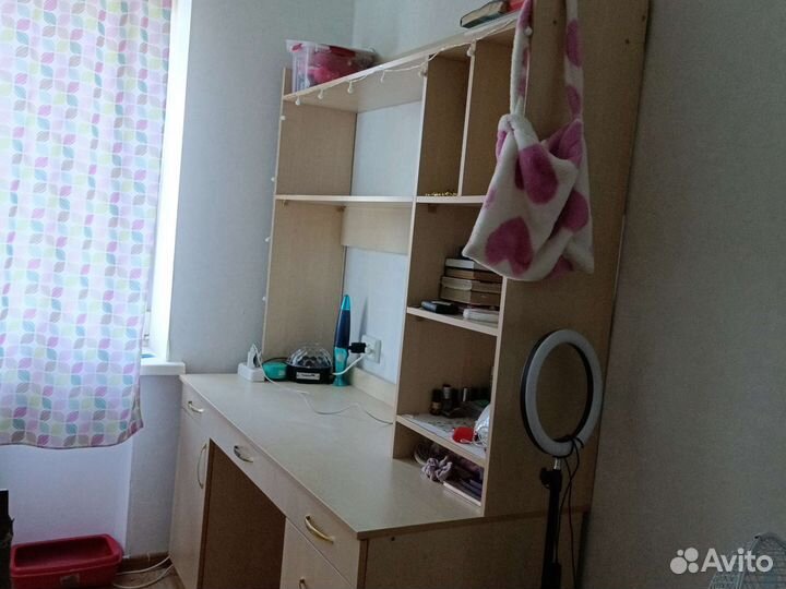 Рабочий стол для школьника