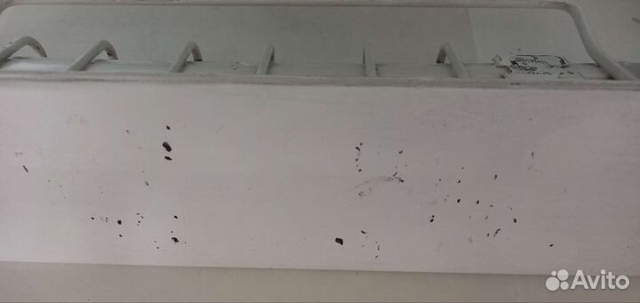 Полочка металлическая для ванной белая