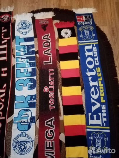 Шарфы спортивных и музыкальных клубов