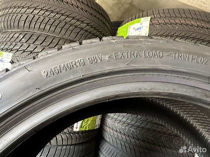 Triangle PL02 245/40 R19