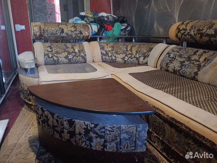 Угловой диван