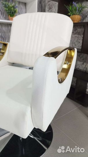 Парикмахерское кресло