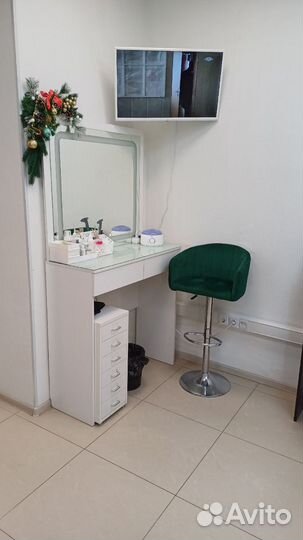 Туалетный столик с зеркалом и подсветкой бу