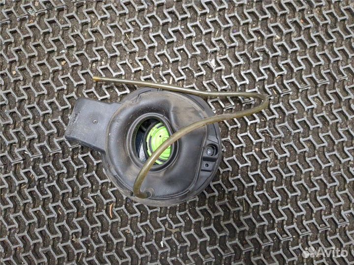 Лючок бензобака Volkswagen Tiguan, 2012