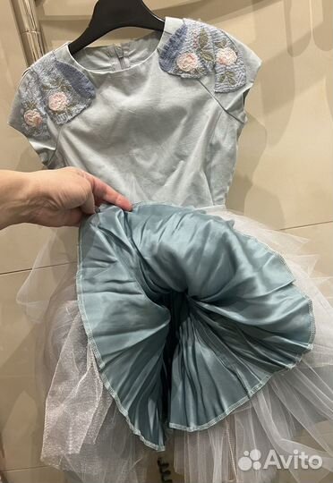 Платья нарядные для девочки 6-7 лет