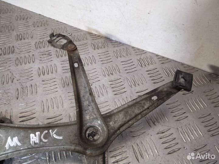 Водительский стеклоподъёмник Mercedes 210