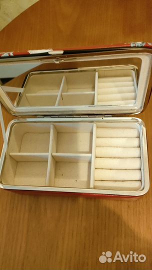 Красивая шкатулка из экокожи для украшений