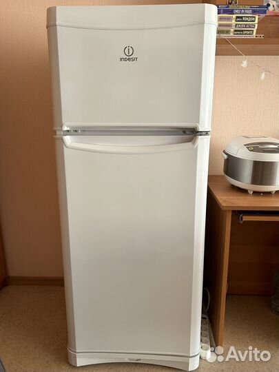 Холодильник бу indesit