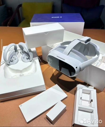 Pico 4 256GB Global + Сборник Игр